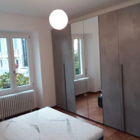 Zona Chiesa Russa Apartmán *