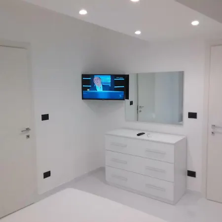 Zona Chiesa Russa דירה